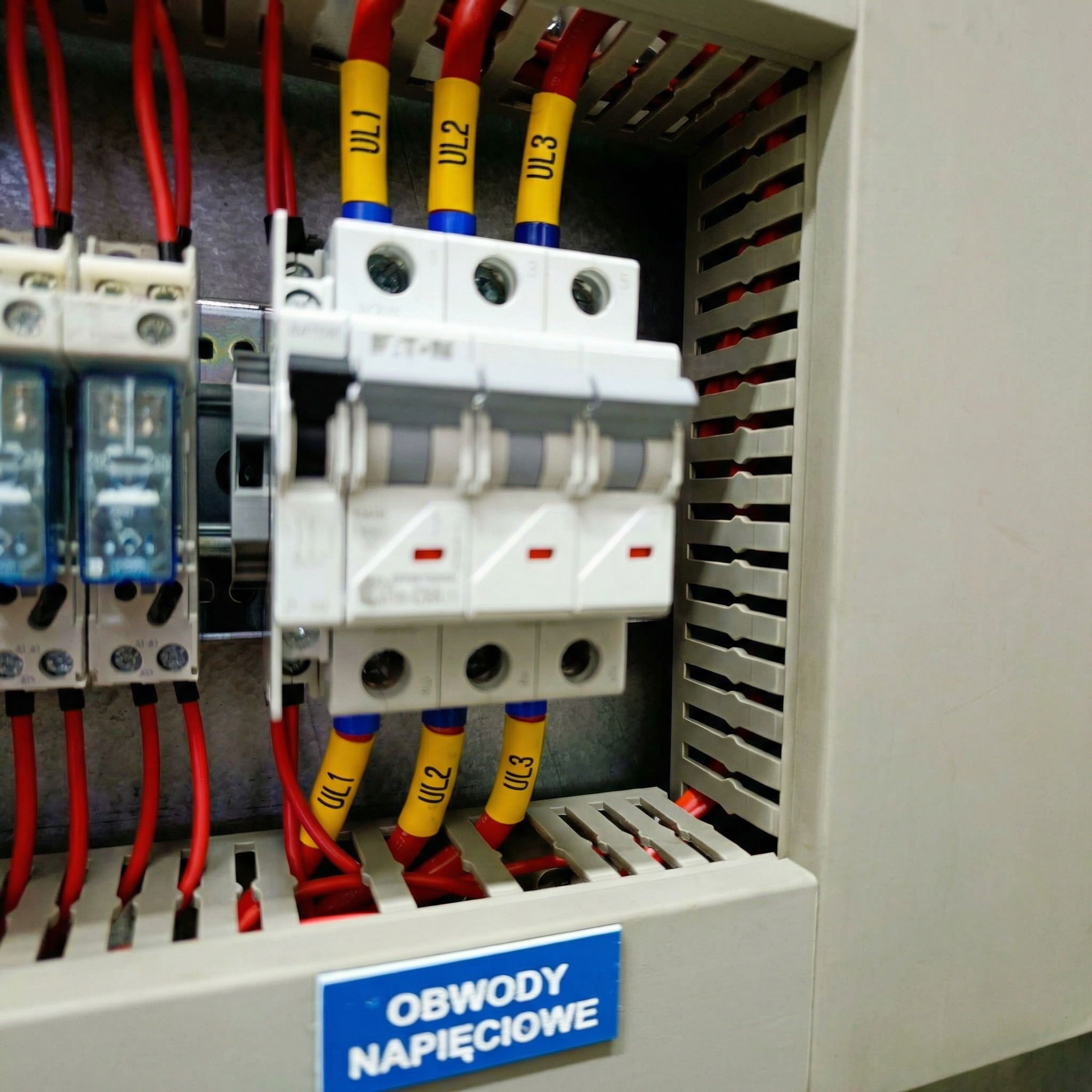 Realizacja kompensacji mocy biernej - projekt 8