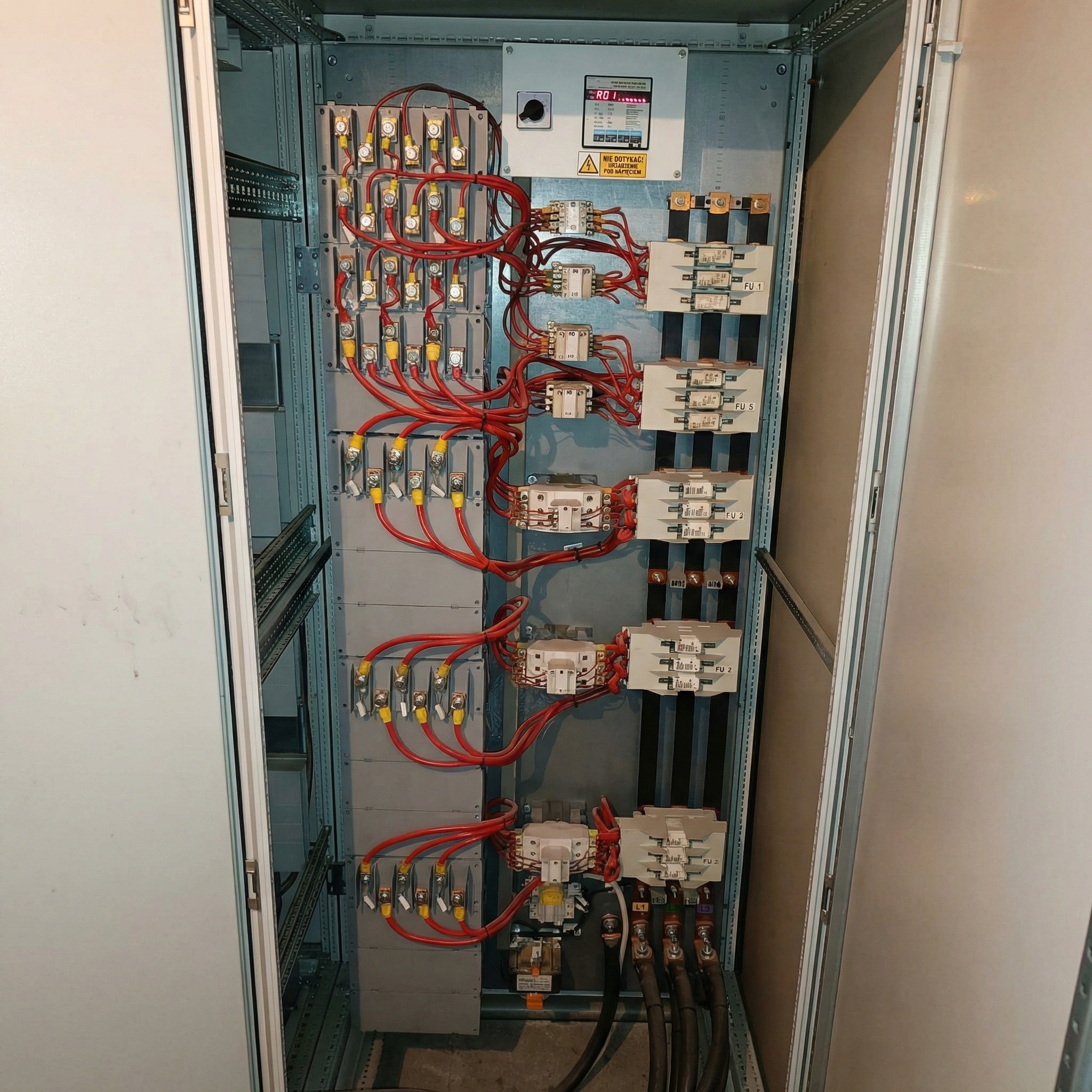 Realizacja kompensacji mocy biernej - projekt 9